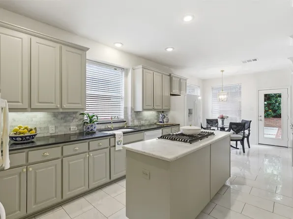 2218 Ash Grove Way, Dallas, TX 75228
