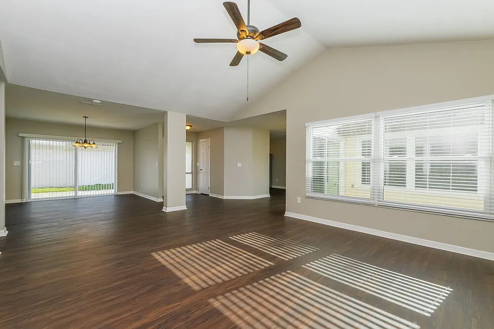 3 bed, 2.0 bath, 1794 sqft, $2,795 — Photo 3