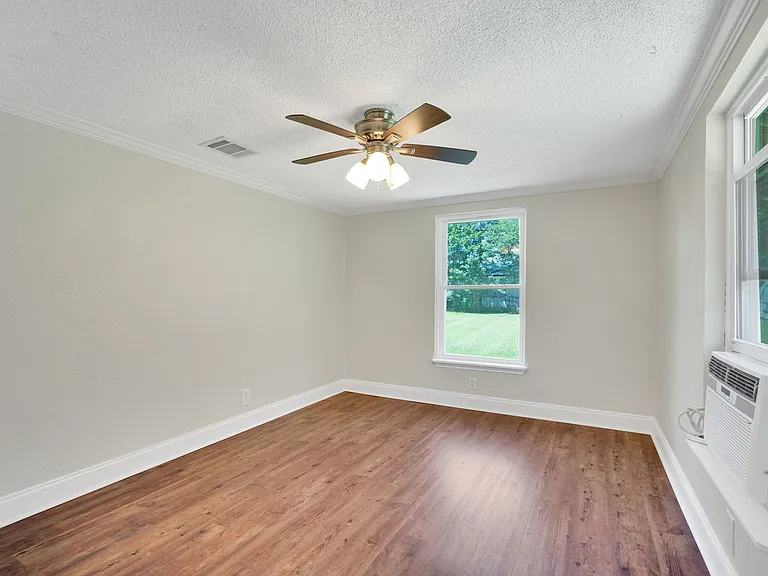 5425 County Road 319 — Photo 9