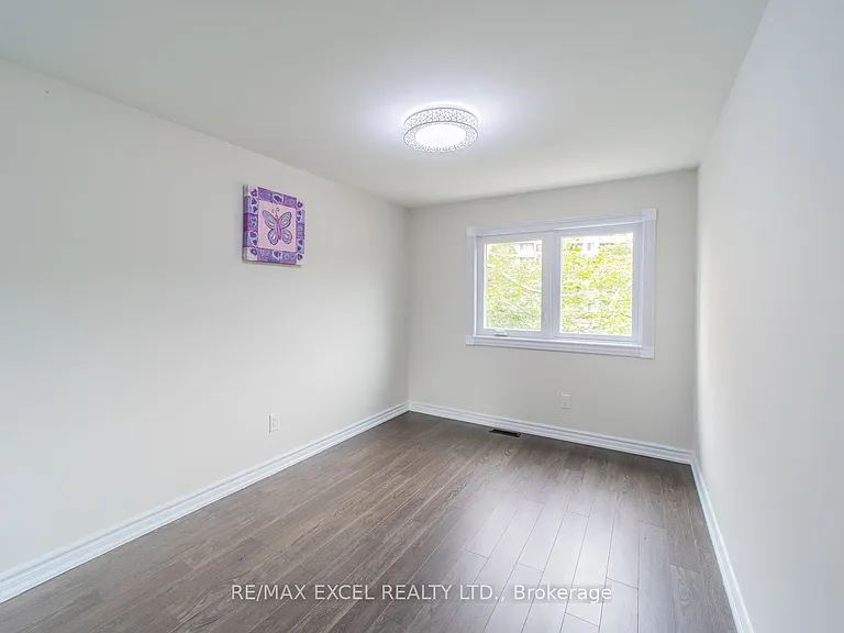 21 Livonia Pl #112 — Photo 22