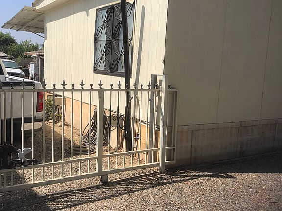4th image of 9045 Hemlock Ave