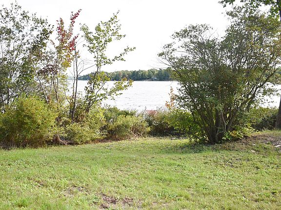 4th image of 1134 Swan Lake Ave