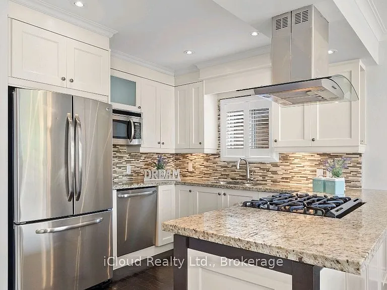 37 Collinson Blvd — Photo 10