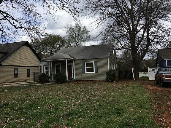 2nd image of 2025 Vanderbilt Dr SW