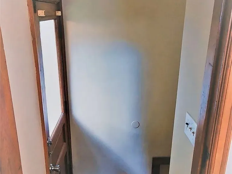 1093 Lawrence Dr — Photo 3
