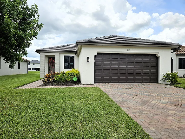 5032 Arancia Ln #MAPLE RIDGE - CAROSO — Photo 1