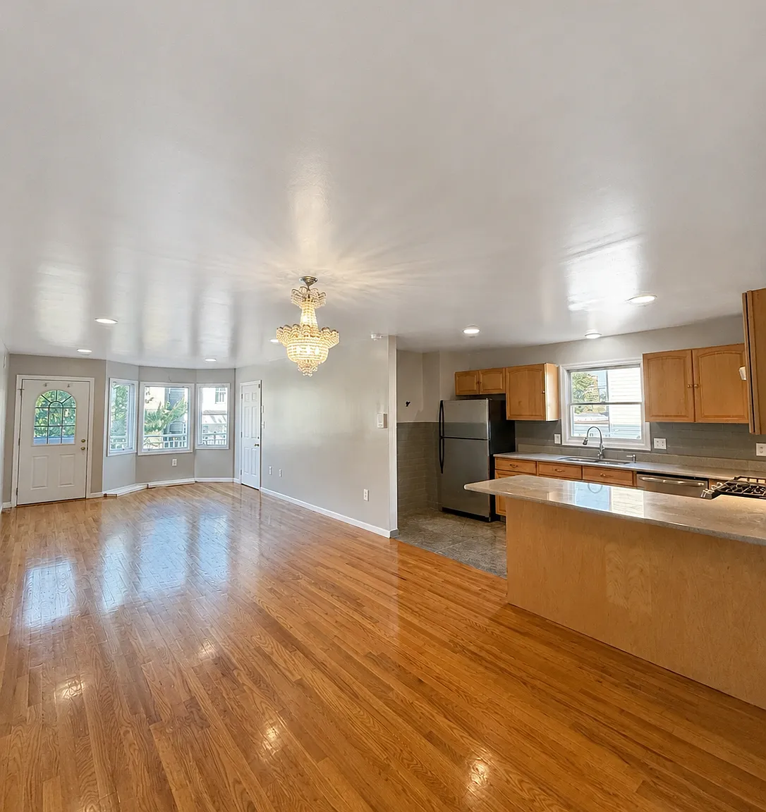 3 bed, 1200 sqft, $2,700 — Photo 1