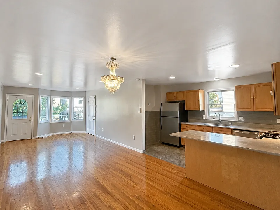 149 Clinton Ave