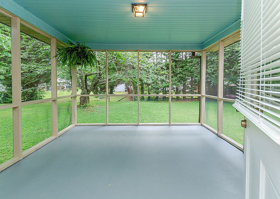 2nd image of 1110 Bolton St