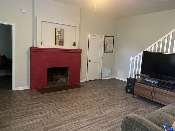 3rd image of 2456 Linden Ave