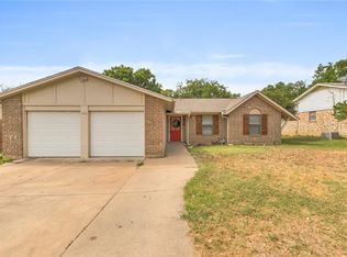 1410 Mimosa St, Cleburne, TX 76033