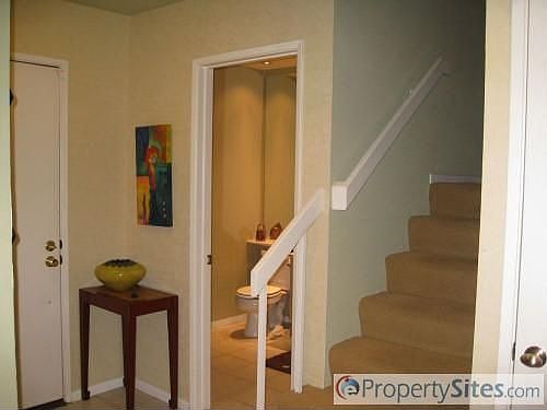 2nd image of 320 Elmhurst Cir