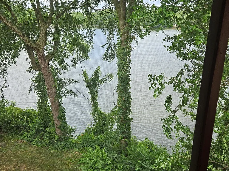 Lake Club Apartments — Photo 34