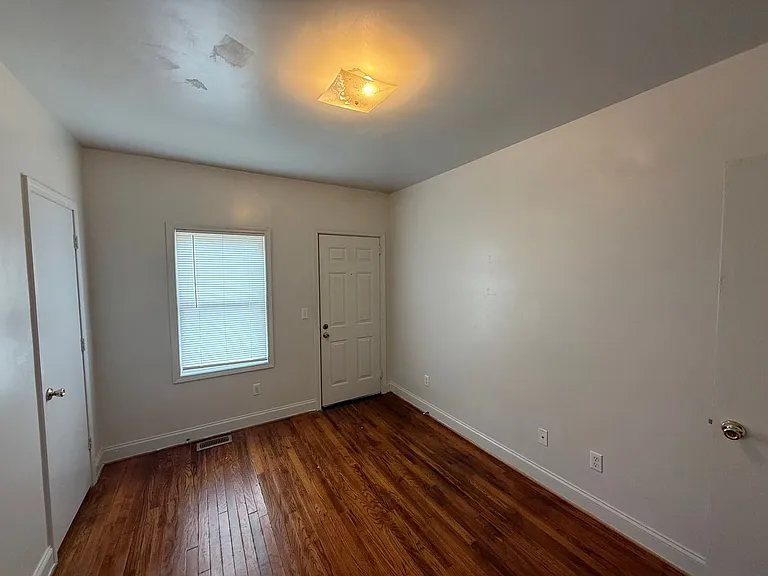 1016 Grace Ave — Photo 11