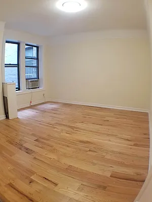 Rented by Roberto Guilbet, LREB | media 23