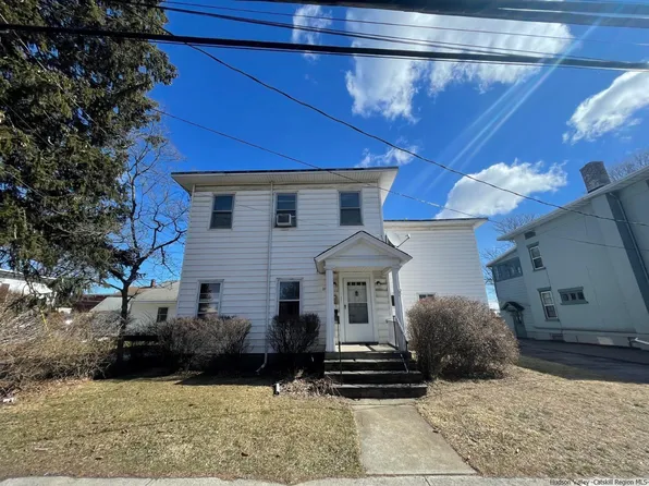 27 W Bridge, Saugerties, NY 12477