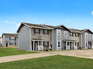 1197 Ridge Cir APT C, Tonganoxie, KS 66086