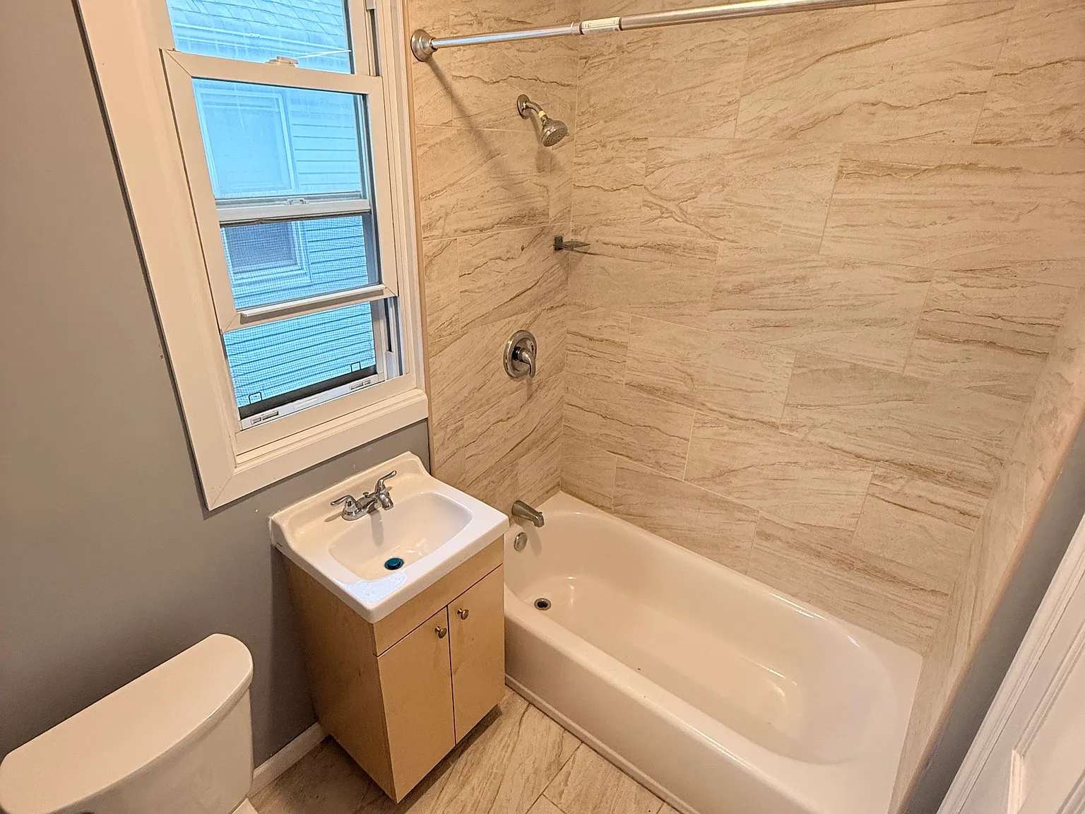3 bed, $2,500 — Photo 4