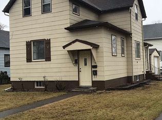 402 Cottonwood St, Grand Forks, ND 58201