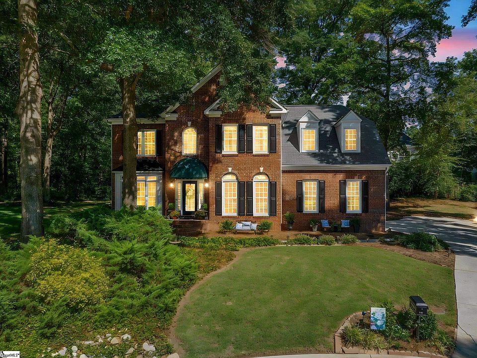 1st image of 107 Willow Oak Ct