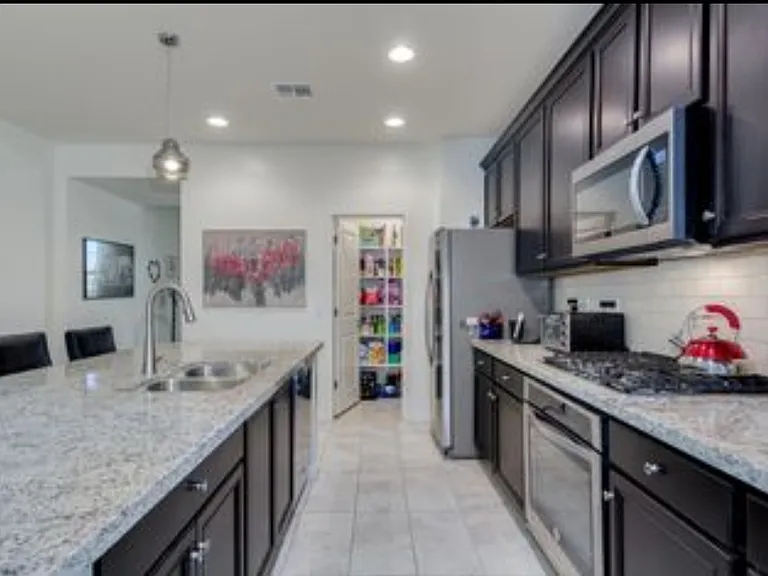 9817 W Southgate Ave — Photo 9