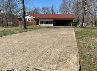 537 Oak Ter, Farmington, MO 63640