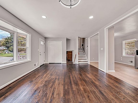 5th image of 3138 Galloway Dr