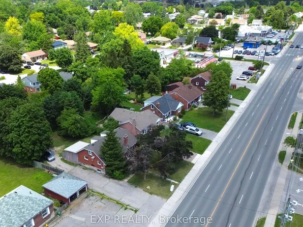 1168 Oxford St E, London, ON N5Y 3M1