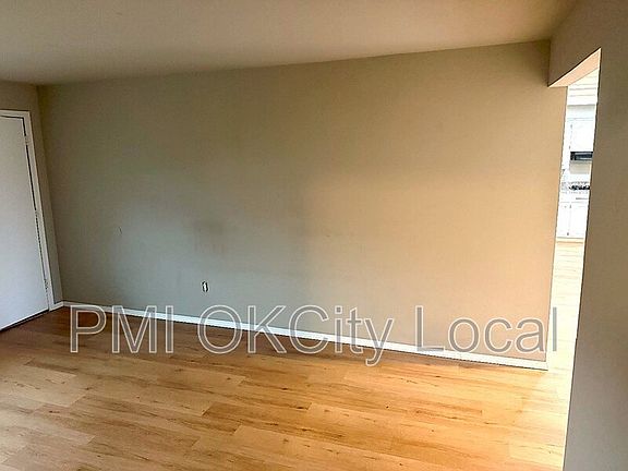 3rd image of 3013 Neighbors Ln