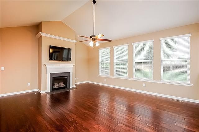 2nd image of 1021 Cantwell Pl