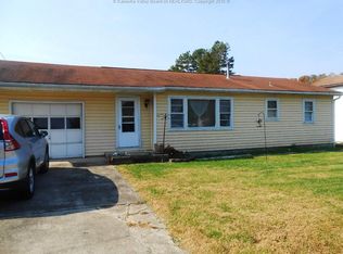 55 Mill Dr, Ravenswood, WV 26164