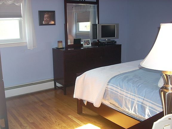 5th image of 163 Rolling Hill Dr