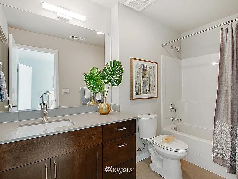 2205 NE 88th St — Photo 14