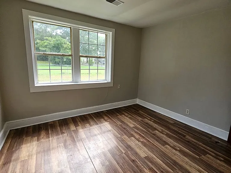 202 Crawford Rd — Photo 11