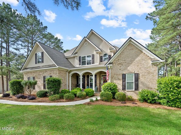 152 Hidden Lakes Dr, Gray, GA 31032