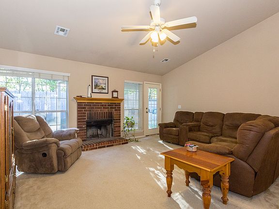 4th image of 3013 Village Dr