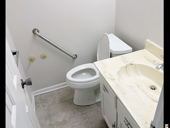 4th image of 9529 Hidden Oak Way #5B