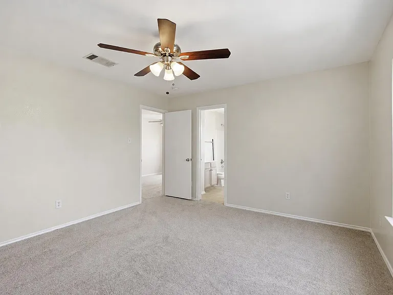 10316 Garbacz Dr — Photo 10
