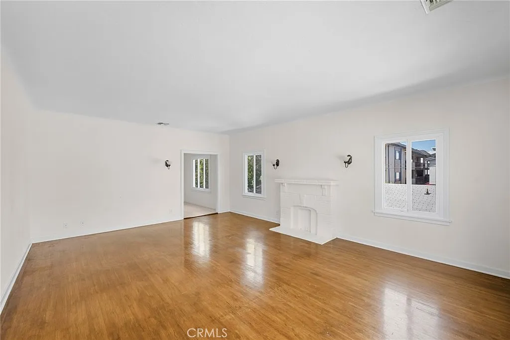 2 bed, 1250 sqft, $2,900 — Photo 3