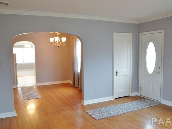 2nd image of 314 S Tremont Ave
