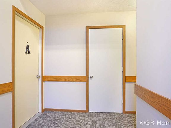 5th image of 6584 Bella Vista Dr NE APT A