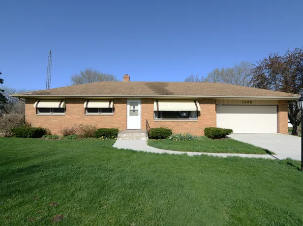1108 Obrien St, Harvard, IL 60033