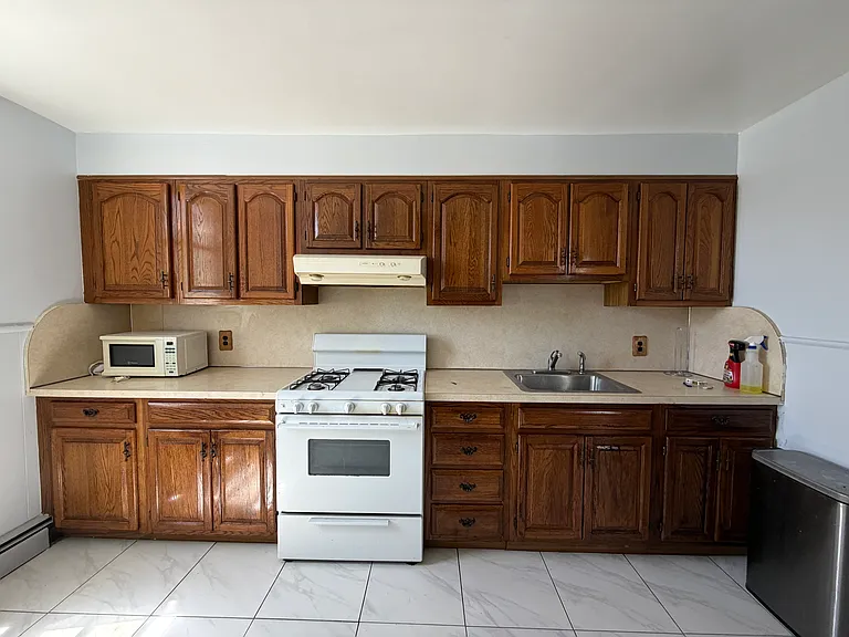 98 Andrew St #3 — Photo 8