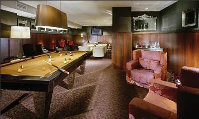 Rented by The Royse Group | media 30