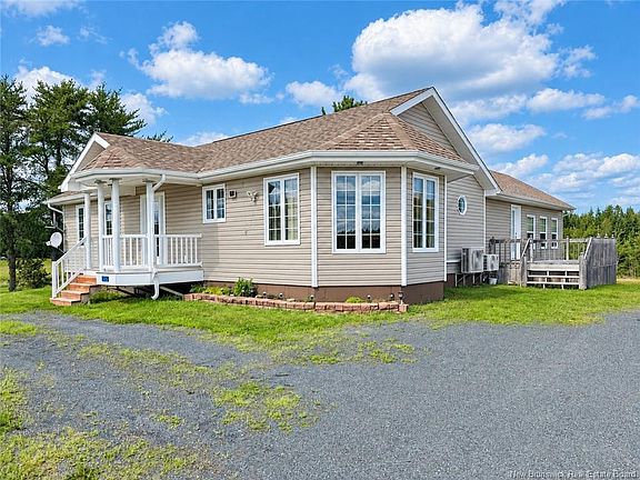 2nd image of 65 Wells Brook Rd