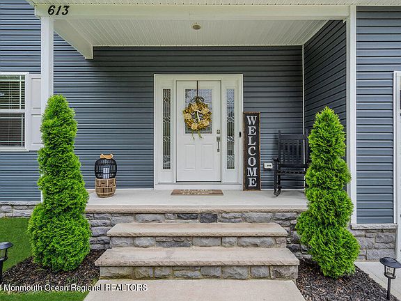 4th image of 613 Cumberland Boulevard