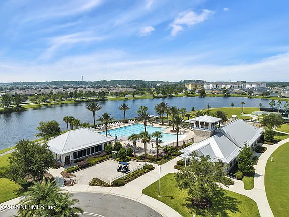 5th image of 226 BLIND OAK Circle