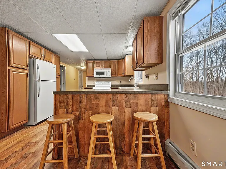 15 Indian Hill Ln #B — Photo 5