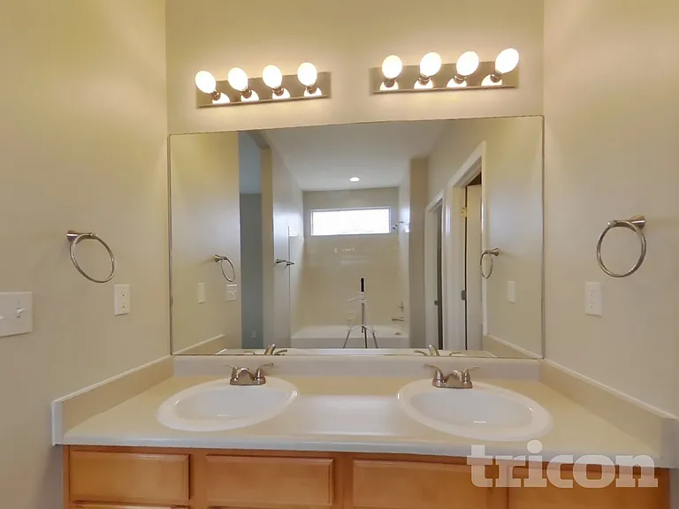 565 Winebrook Way — Photo 11