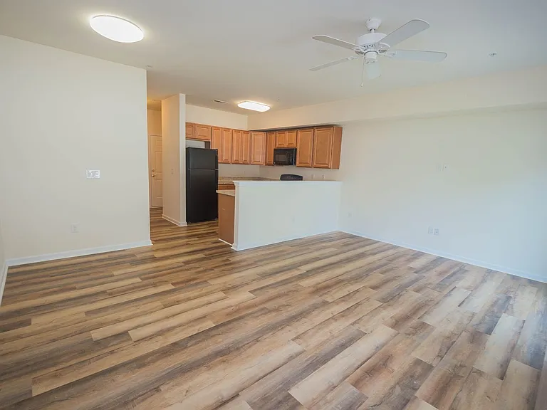 403 Parkview Ct — Photo 20